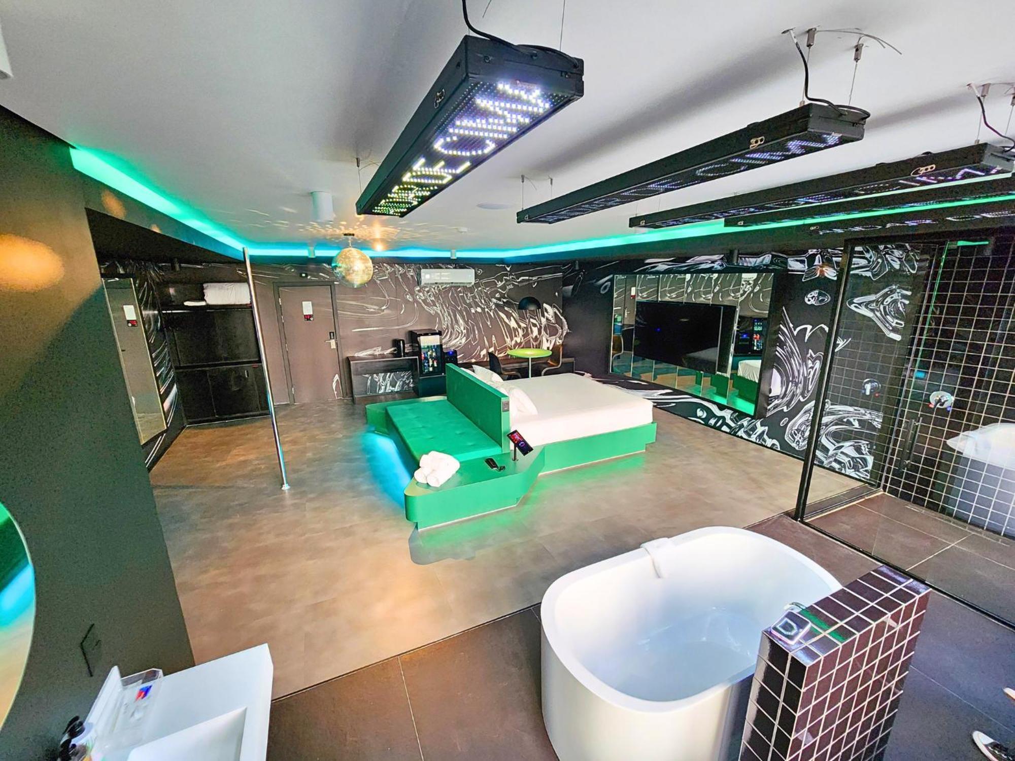 Andar De Cima Suites — Photos 3