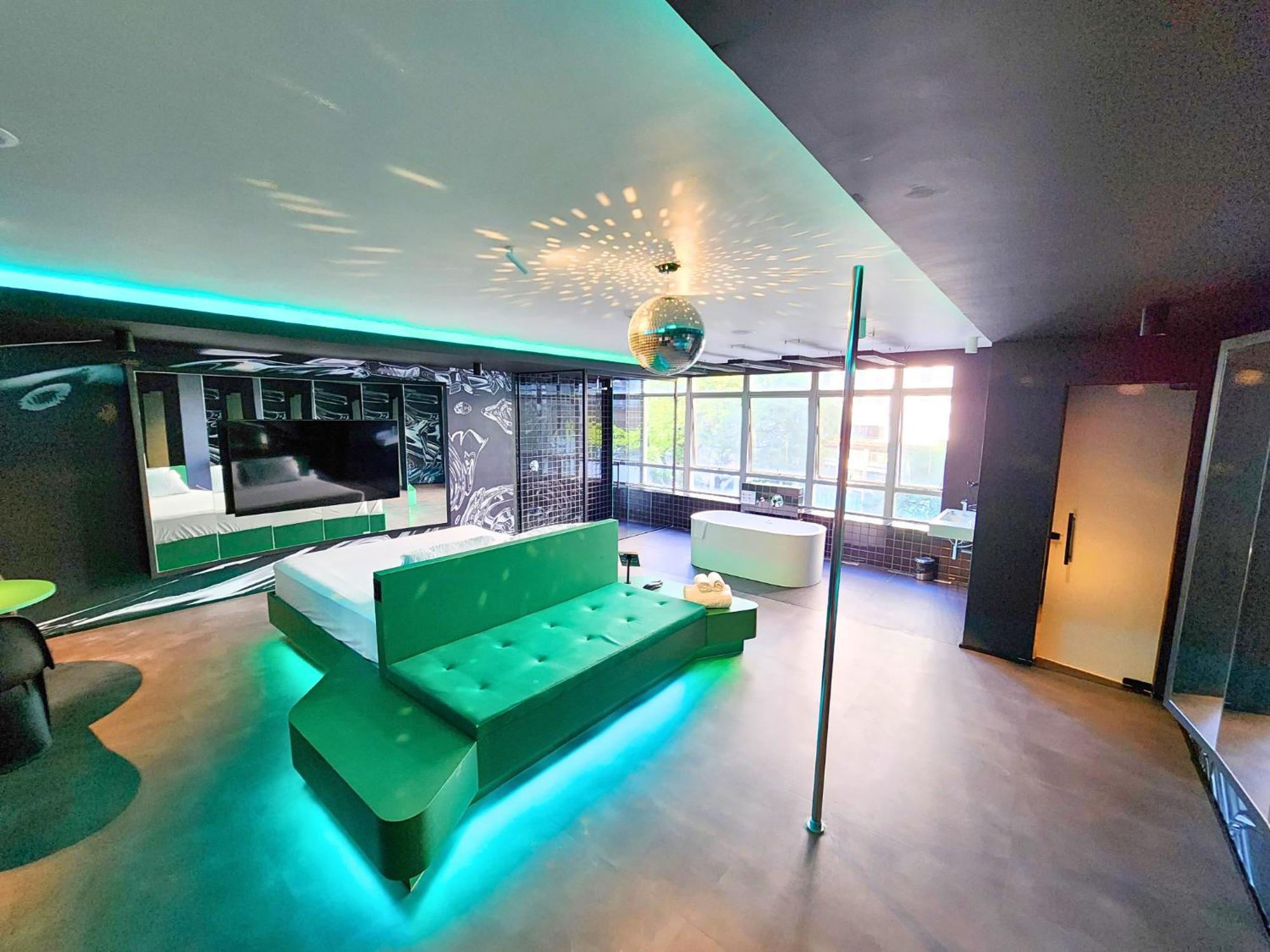 Andar De Cima Suites — Photos 1